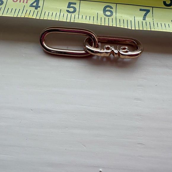 Pandora ME Styling
Love Word Link
Charm, Rose Gold-
Plated - Picture 9 of 9